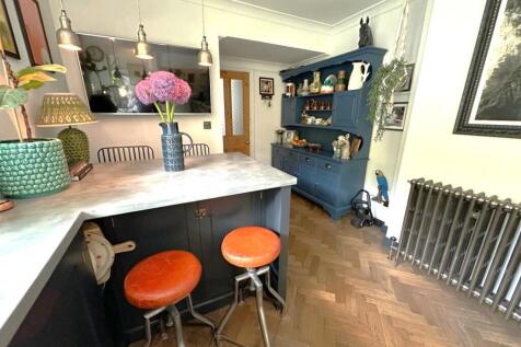 Seated area in Kitchen.jpg