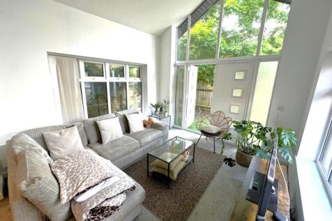 Living Room 2.jpg