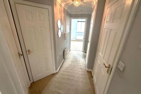 Hallway.jpg