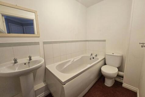 NEW bathroom 2.jpg