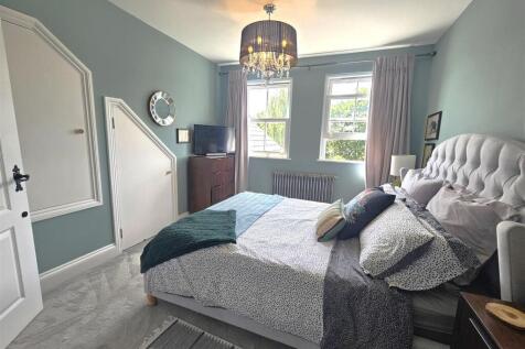 Master Bedroom.jpg