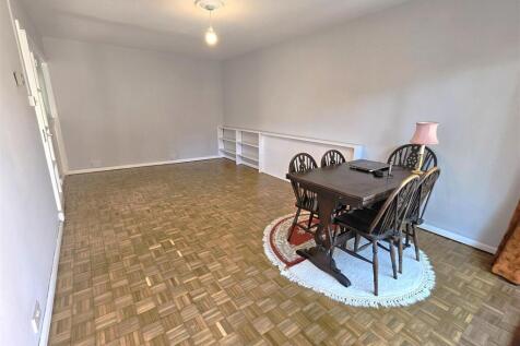 Living Room 2nd.jpg