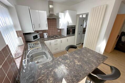 Kitchen 2.jpg