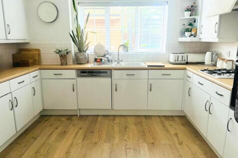 Kitchen new.jpg
