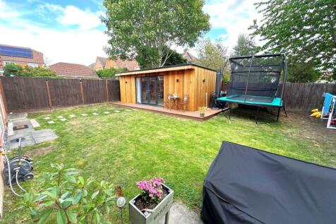 Rear Garden 1.jpg