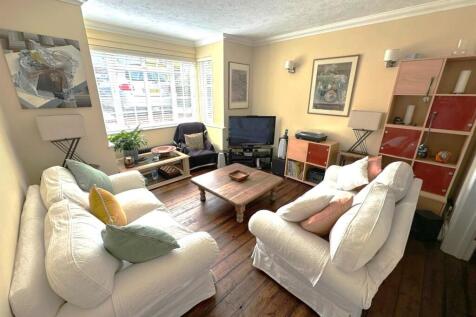 Living Room 1.jpg