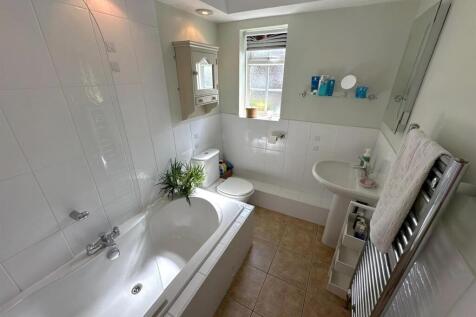 Family Bathroom.jpg