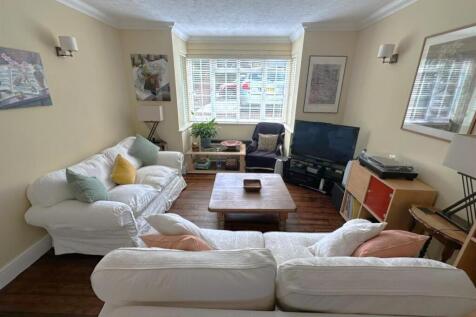 Living Room 2.jpg