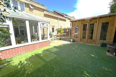 Rear Garden 2.jpg