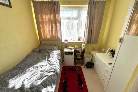 Bedroom 2.jpg