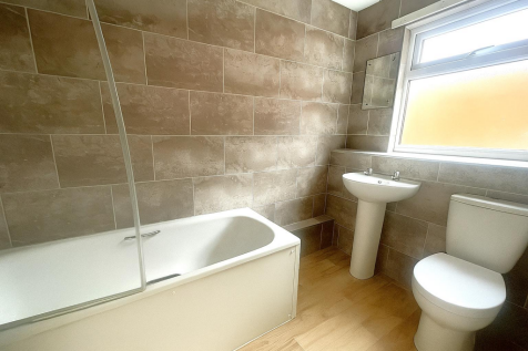 Bathroom 2.png