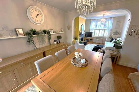 Dining Area 2.jpg