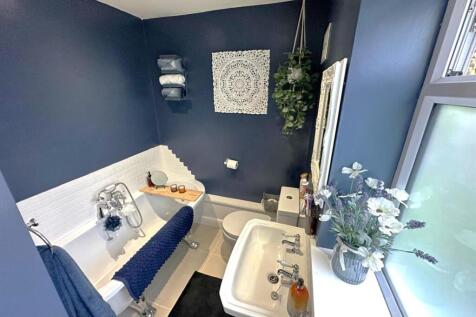 Bathroom.jpg