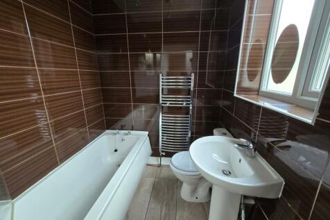 BATHROOM SUITE