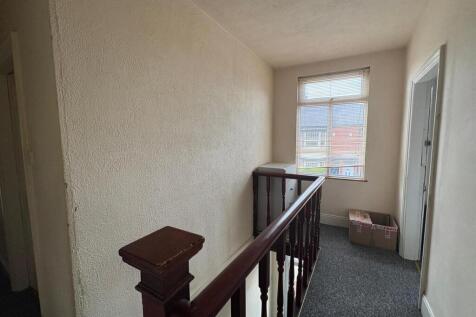 GALLERIED LANDING