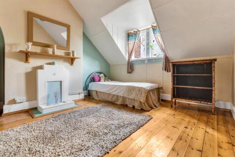 BEDROOM FIVE