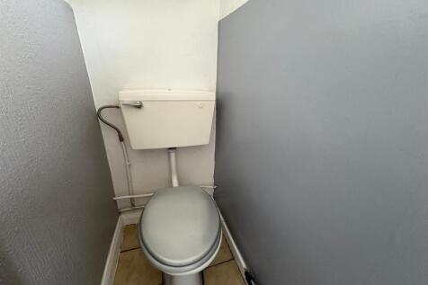 GROUND FLOOR W/C