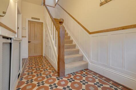 ENTRANCE HALLWAY