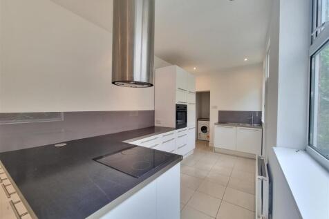 OPEN PLAN KITCHEN
