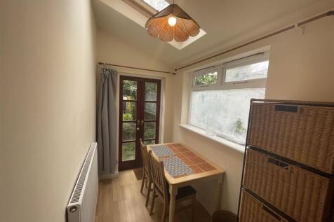 BREAKFAST ROOM