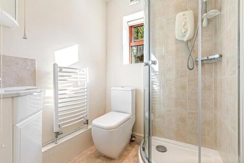 SHOWER ROOM 1