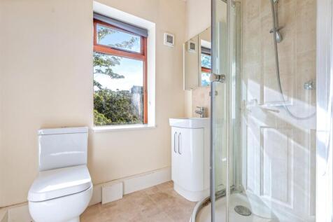 SHOWER ROOM 2