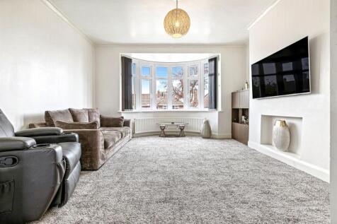 DINING ROOM / BEDROOM 4