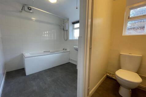 DOWNSTAIRS BATHROOM