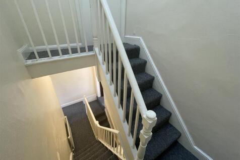SEOND FLOOR LANDING