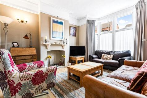 LOUNGE ROOM