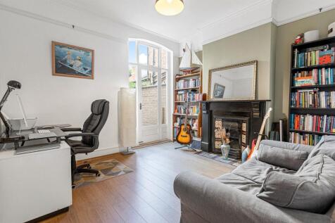 SITTING ROOM