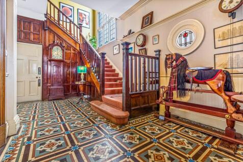 ENTRANCE HALLWAY