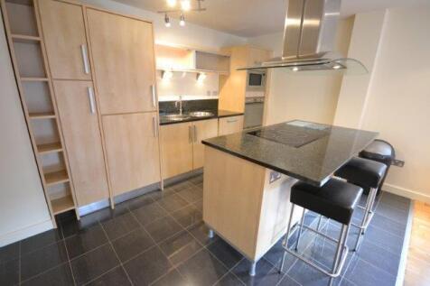 LOUNGE / KITCHEN