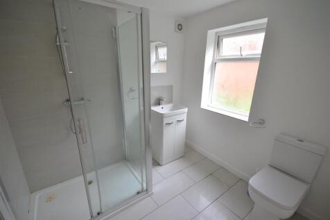 GROUND FLOOR SHOWER ROOM