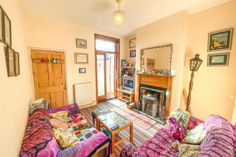 REAR RECEPTION ROOM