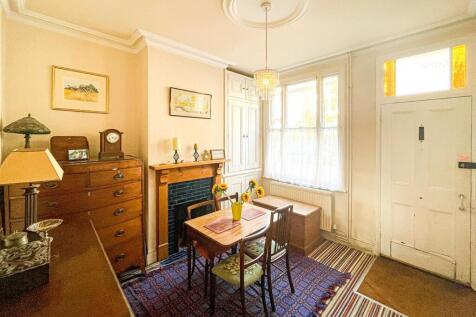 FRONT RECEPTION ROOM