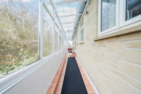 Glazed walkway