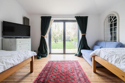 Bedroom 5 (Annex)