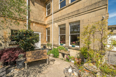 Front Garden Feature