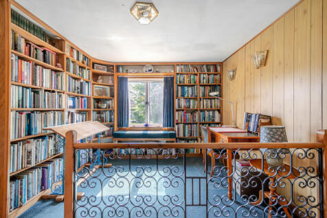 Galleried Library