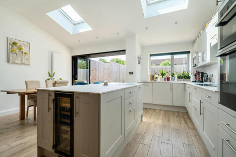 Kitchen/Dining