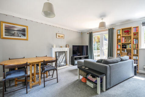 Sitting/Dining Room
