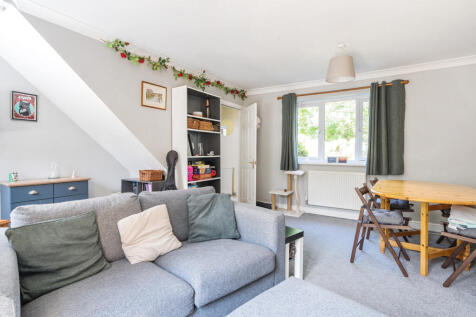 Sitting/Dining Room