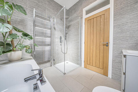 Family Shower Room