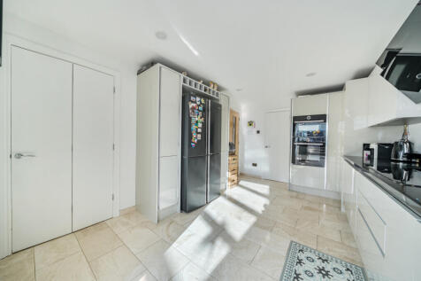 1373159-15-68ff51...