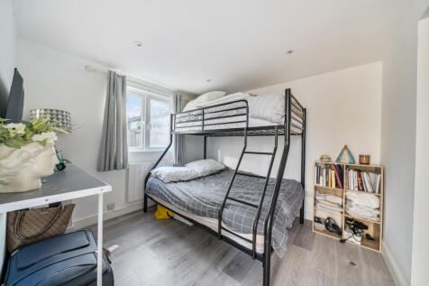 1373159-4-68ff506...