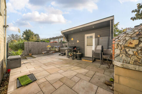 1373159-3-68ff505...