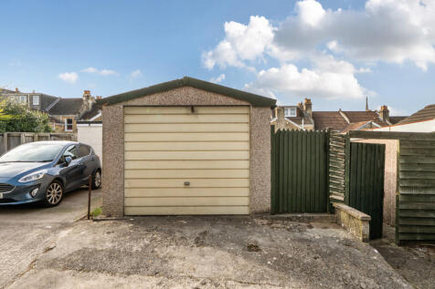 Garage/Parking