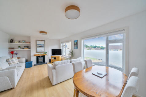 Sitting/Dining Room