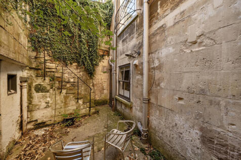 1382535-5-691b176...